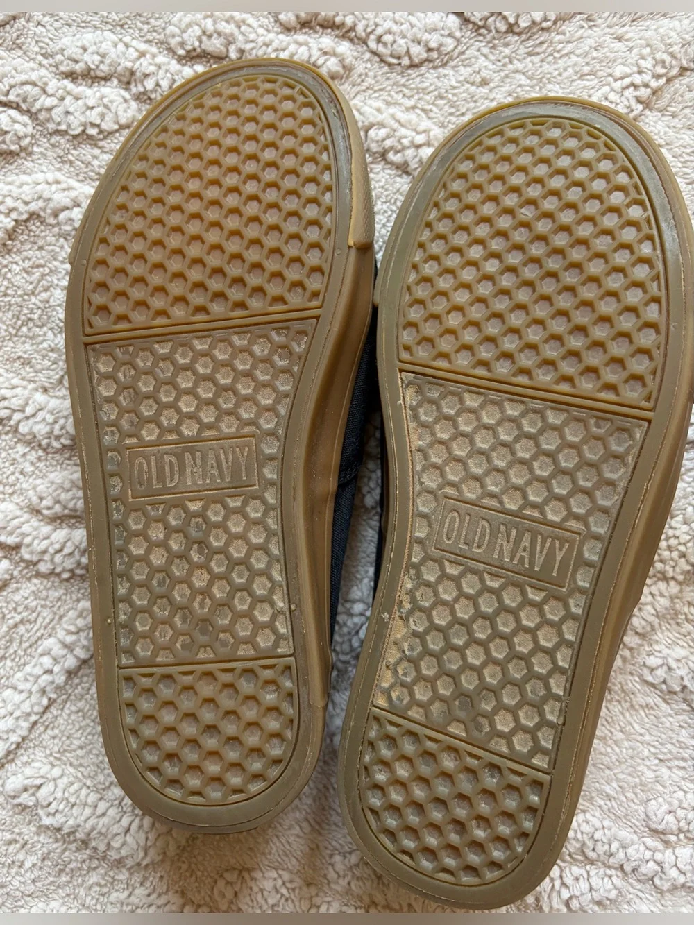 Old Navy Boys Black Canvas Shoes Elastic No-Tie Laces Low Top Sneakers, Size 5